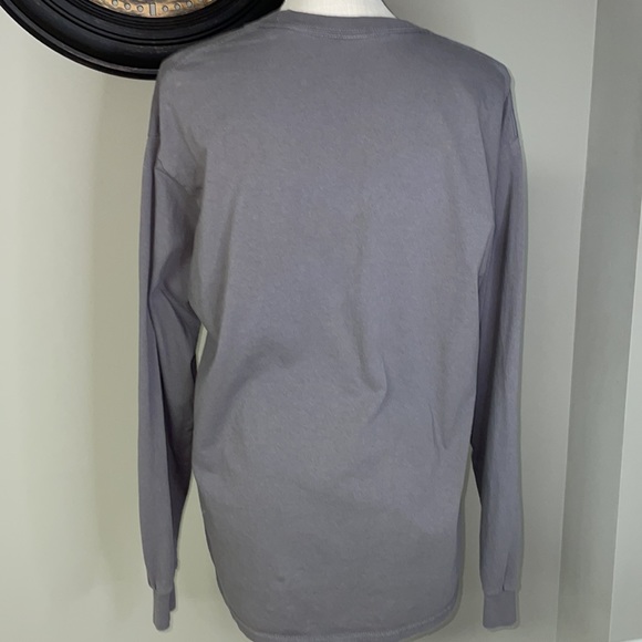 Gildan large, long sleeve, gray Christmas shirt. - Picture 5 of 6